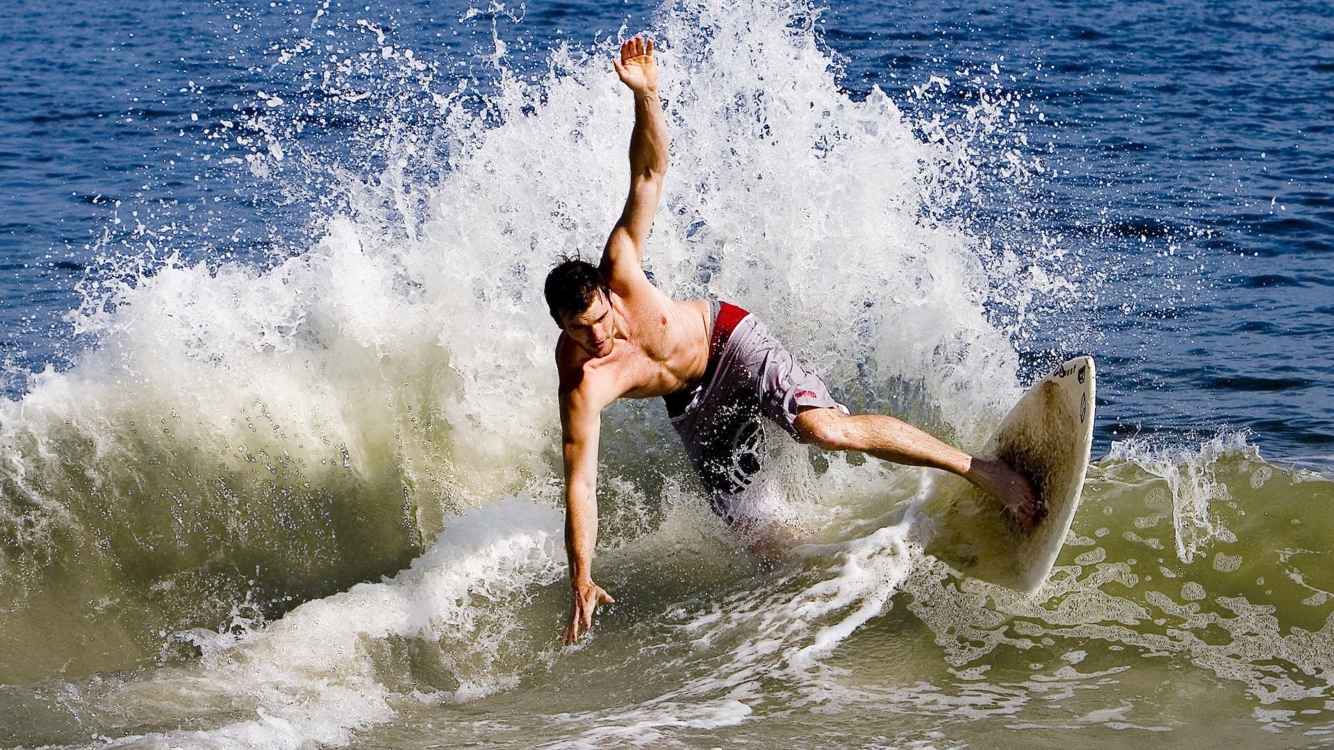 切尔西次回合鏖战金州勇士，王楚钦砍下2记关键球，全场沸腾